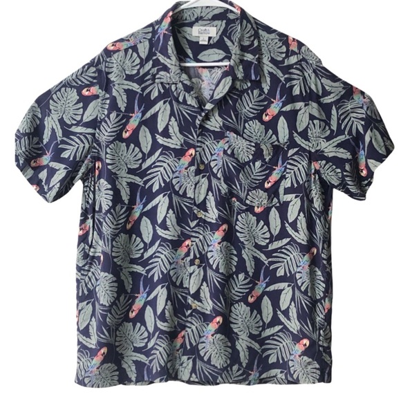 Croft and Barrow Parrot/Palm Leaf Pattern Button Down one Front Pocket Size Lg. - Picture 1 of 6